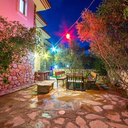 Hideway Soeguet Village Daily Weekly מרמריס